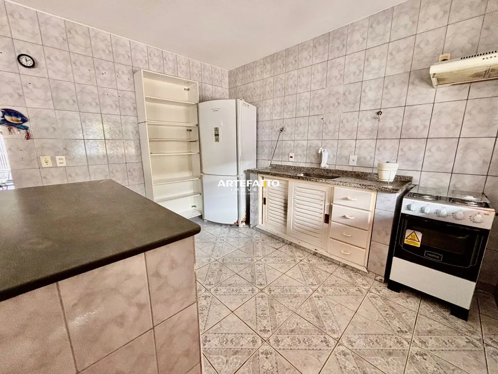Imagem Casa à venda em Ubatuba, Barra da Lagoa, com 6 quartos, 200m2