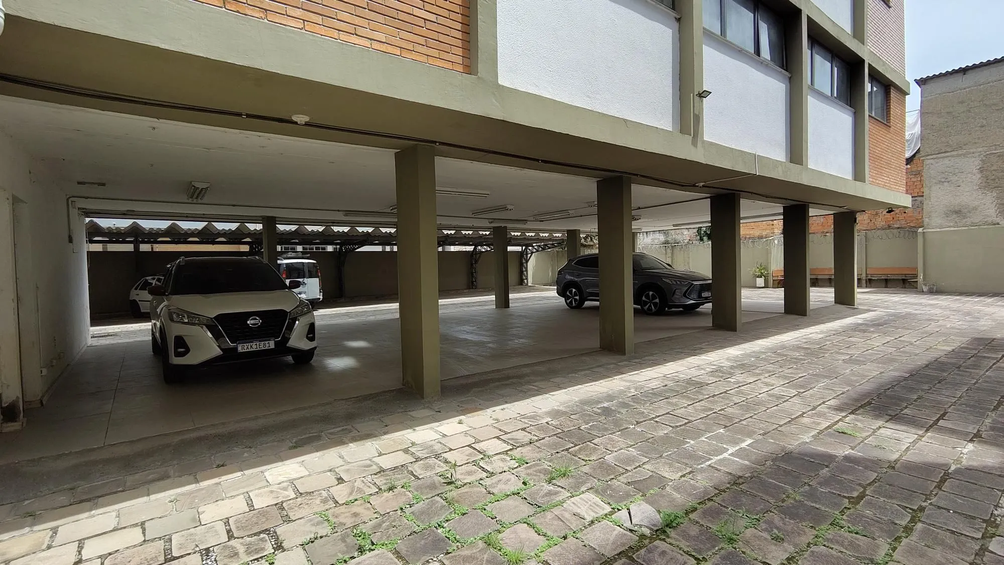 Imagem Prédio Comercial no bairro Menino Deus.