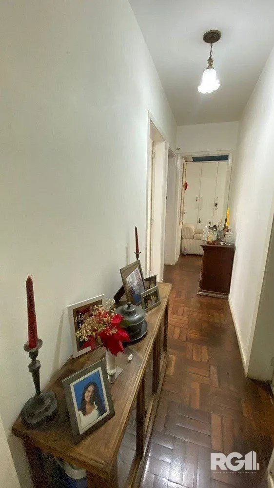Imagem Apartamento à venda no Menino Deus, com 3 quartos (sendo 1 suíte), 3 banheiros, 1 vaga de garagem.- Cód. RP390226