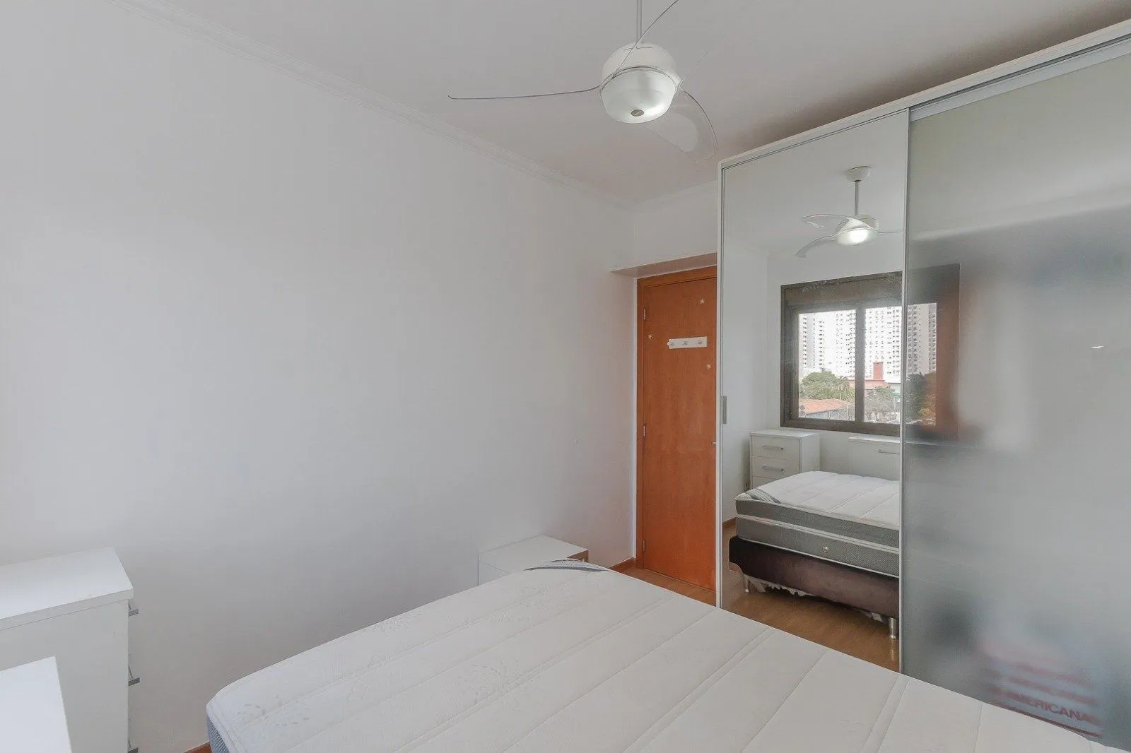 Imagem Apartamento, 4 dormitórios, sacada fechada com churrasqueira - Av. Panamericana