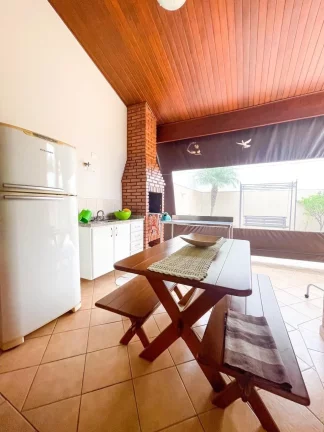 Imagem Sobrado à venda com 3 suítes e 4 vagas de garagem em Bairro dos Casa, SBC