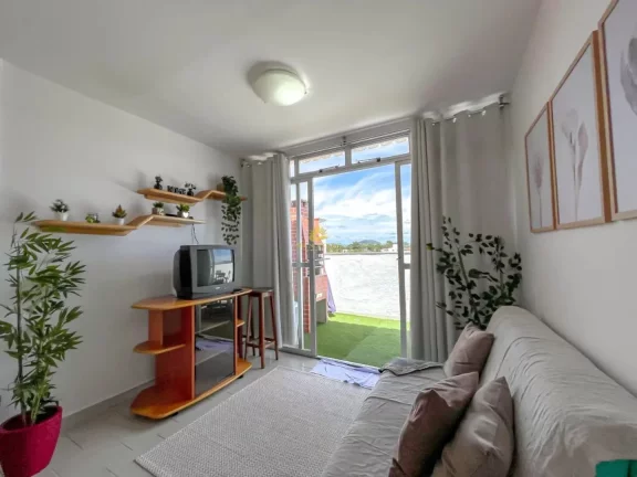 Imagem Nossa Cobertura Duplex é composta por 4 quartos, sendo 2 suítes no andar de cima e 2 quartos compa...