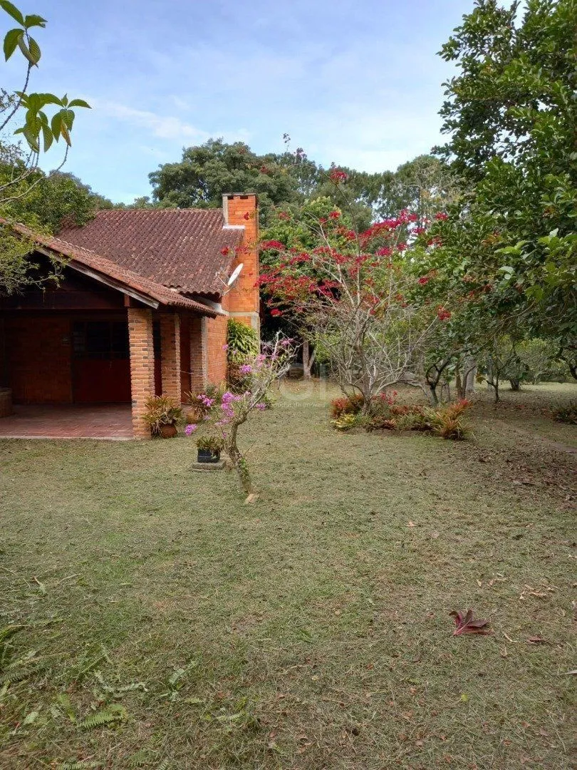 Imagem Sito à venda no Lami, com casa com quartos, 1 banheiro e piscina