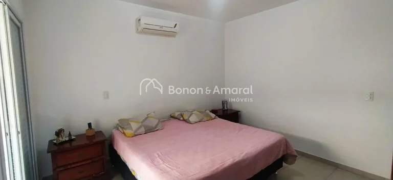 Imagem Linda casa praticamente térrea, localizada em condomínio com fácil acesso às Rodovias Anhanguera...