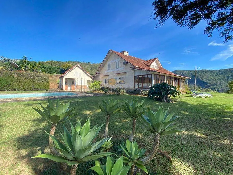 Imagem Casa em Condomínio para Venda em Teresópolis / RJ no bairro Fazenda Alpina