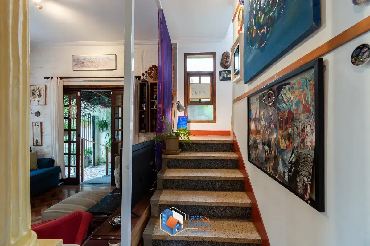 Imagem Casa para venda em Pacaembu com 5 quartos, sendo 2 suítes, 400m²