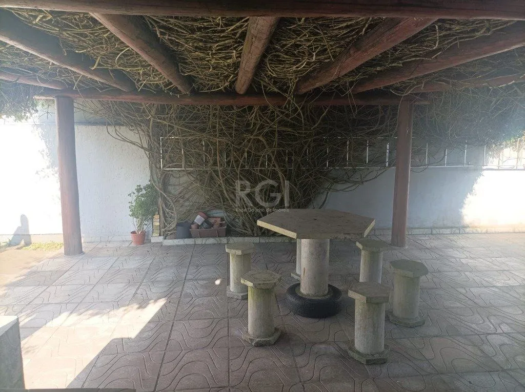 Imagem Casa para Venda 3 dormitórios 2 vagas - Capão Novo