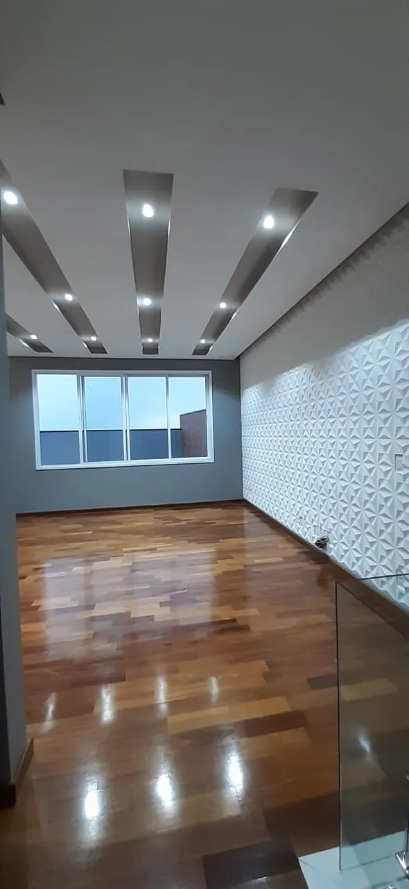 Imagem Casa de alto padrão no Alphaville Nova Esplanada, Votorantim, com 5 suítes, piscina e vista privilegiada, próxima ao Campolim e Shopping Iguatemi.
