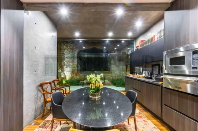 Imagem Oportunidade única: Casa de Alto Padrão no Jardim Europa, São Paulo-SP, com 4 quartos, 4 suítes e 8 vagas de garagem!