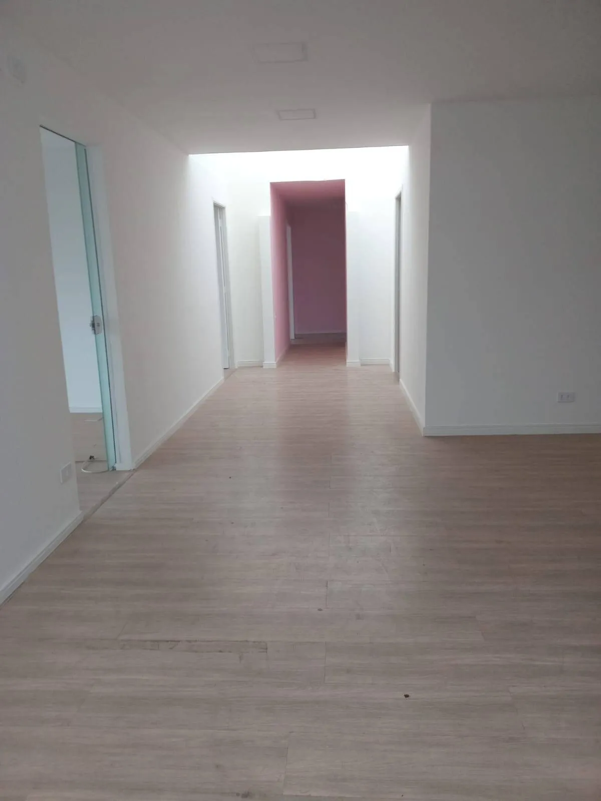 Imagem Ampla Sala Comercial de 200m² no Centro de Alphaville ? Edifício Alameda Madeira