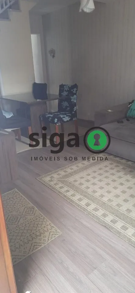 Imagem Sobrado com Quintal Amplo e IPTU Isento em Localização Estratégica.