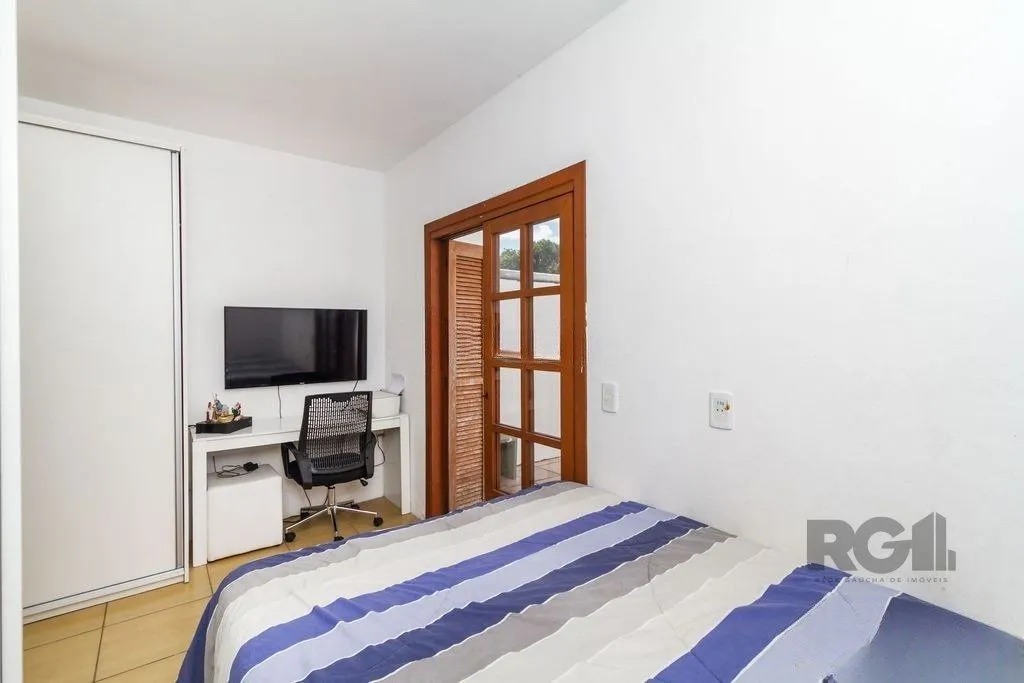 Imagem Casa de 117m² - 3 dormitórios e 1 vaga no bairro Hípica