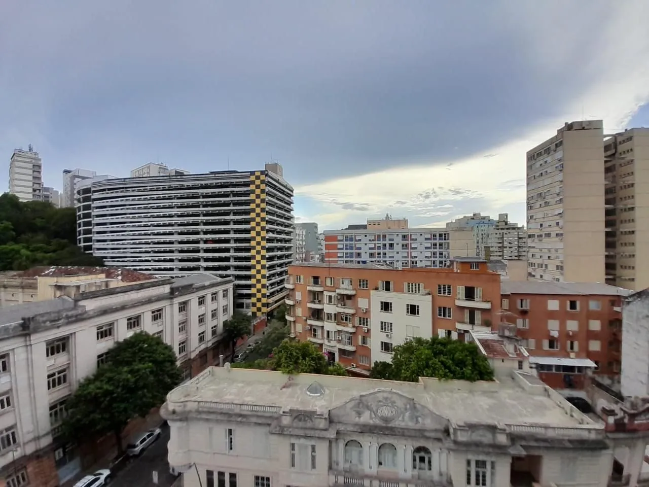 Imagem Sala comercial à venda em Porto Alegre, Centro Histórico, 42.23m2