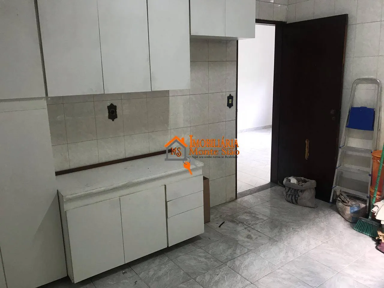 Imagem Sobrado com 3 dormitórios à venda, 254 m² por R$ 650.000,00 - Jardim Santa Cecília - Guarulhos/SP