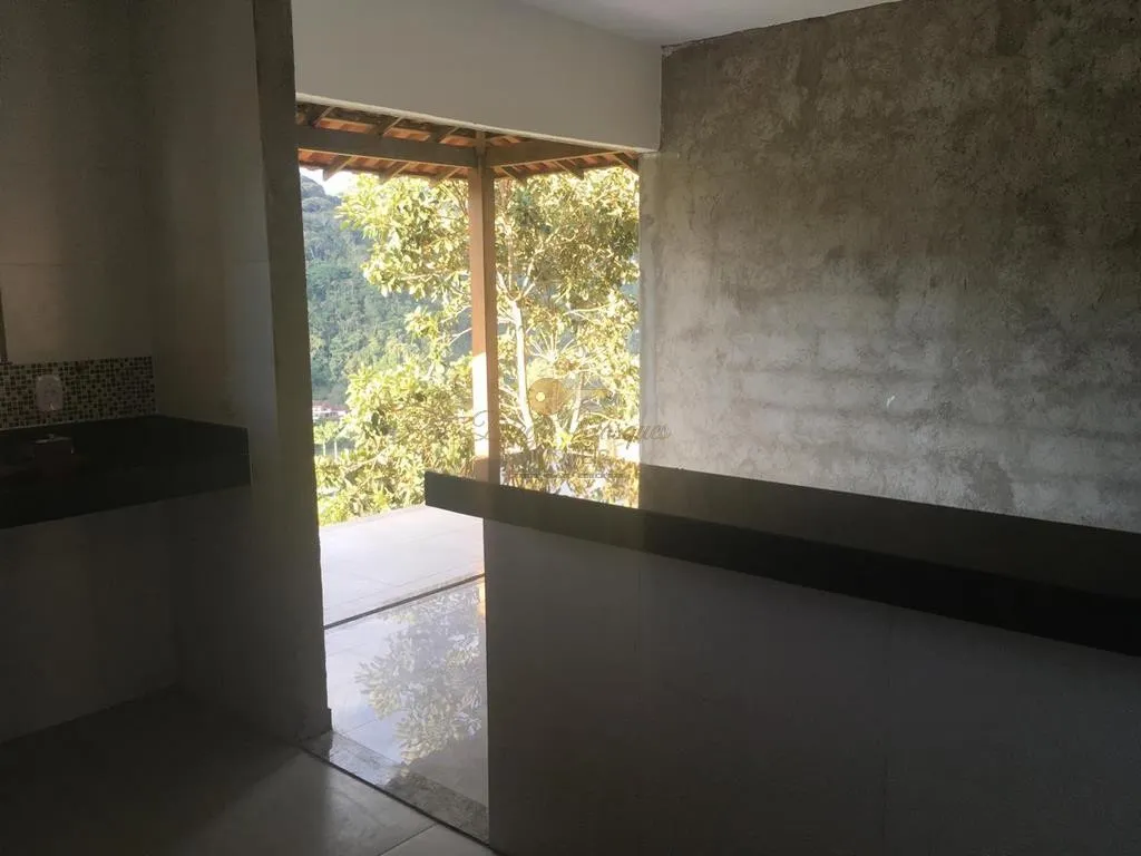 Imagem Casa em Condomínio para Venda em Teresópolis / RJ no bairro Albuquerque
