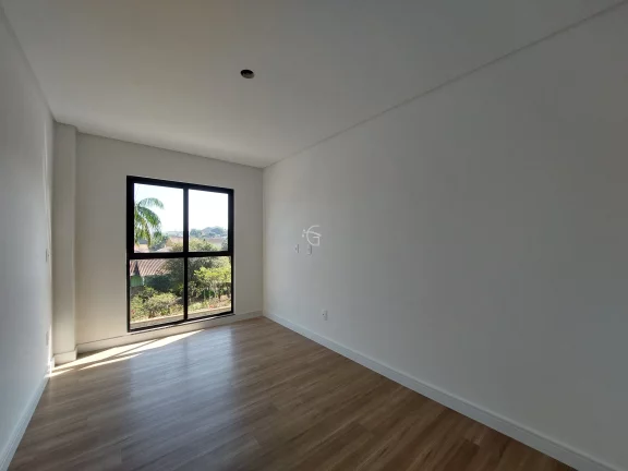 Imagem Excelente sobrado com 2 suítes + 1 dormitório na divisa do Bom Retiro com o Saguaçu.