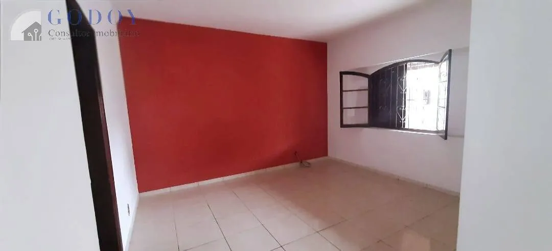 Imagem Casa térrea com suíte, escritório e varanda próxima ao Hospital Unimed