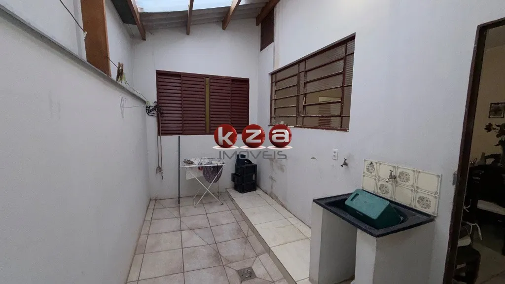 Imagem Imperdível casa à venda em Valinhos-SP, Jardim Paulista: 3 quartos, 1 suíte, 1 sala, 2 banheiros, 2 vagas, 200m².