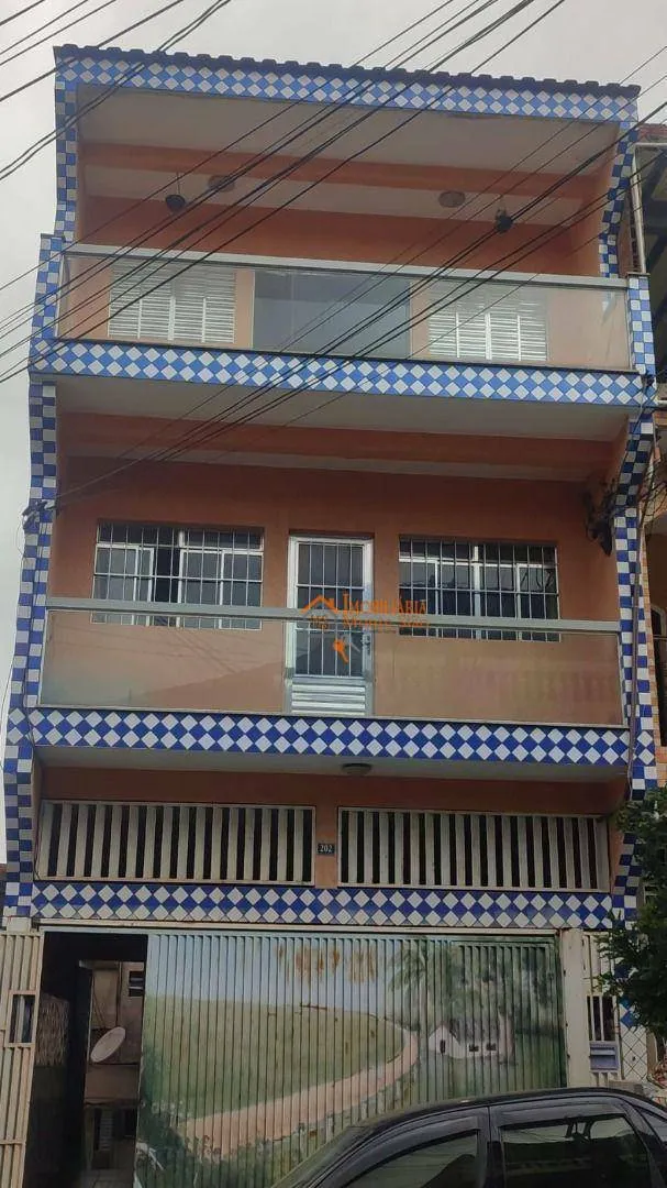 Foto do imóvel Sobrado com 5 dormitórios à venda, 250 m² por R$ 530.000,00 - Taboão - Guarulhos/SP
