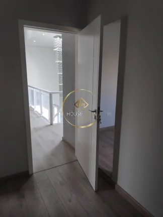 Imagem Sobrado, 3 Suítes, 300m², Condomínio Floradas do Paratehy.