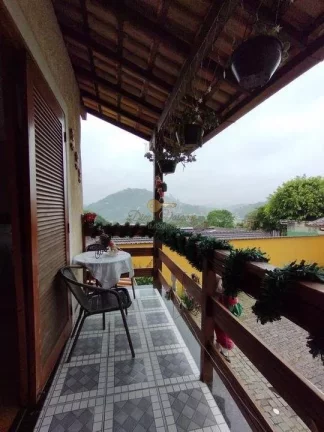 Imagem Casa em Condomínio para Venda em Teresópolis / RJ no bairro Araras