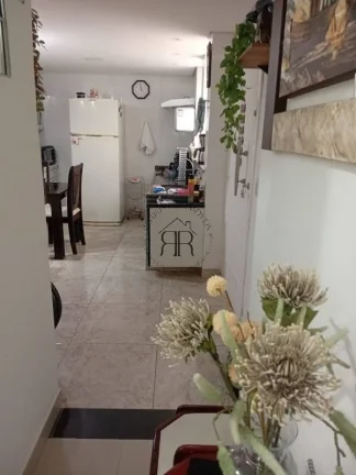 Imagem No local tem 2 casas. Entradas independentes com água, luz separadas. Uma em cima e outra embaixo. ...