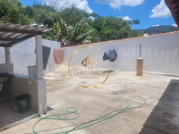 Imagem Casa 3 Dormitórios (1 suíte), 330 m2 em Heliodora Minas Gerais.