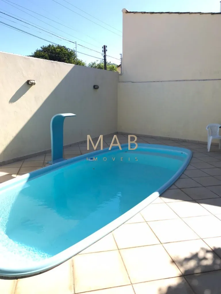 Imagem Imperdível casa à venda em Florianópolis-SC, bairro Ingleses: 5 quartos, 1 suíte, 3 salas, 4 banheiros, 3 vagas, 225m².