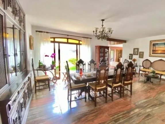 Imagem EXCELENTE CASA NO MANGABEIRAS COM 05 QUARTOS,02 SUÍTES E 04 VAGAS.