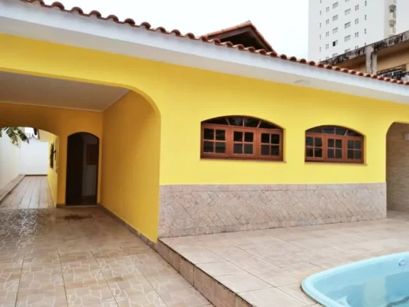Imagem EXCELENTE CASA ISOLADA NO MARACANÃ COM 4 SUÍTES E 4 VAGAS!!!
