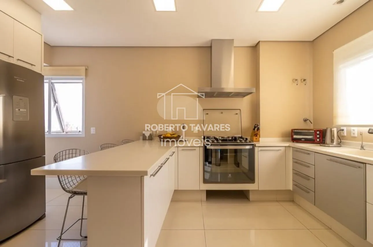Imagem Cobertura Duplex mobiliada 820m² de área útil à venda no Jardim América com 5 suítes e 7 vagas!
