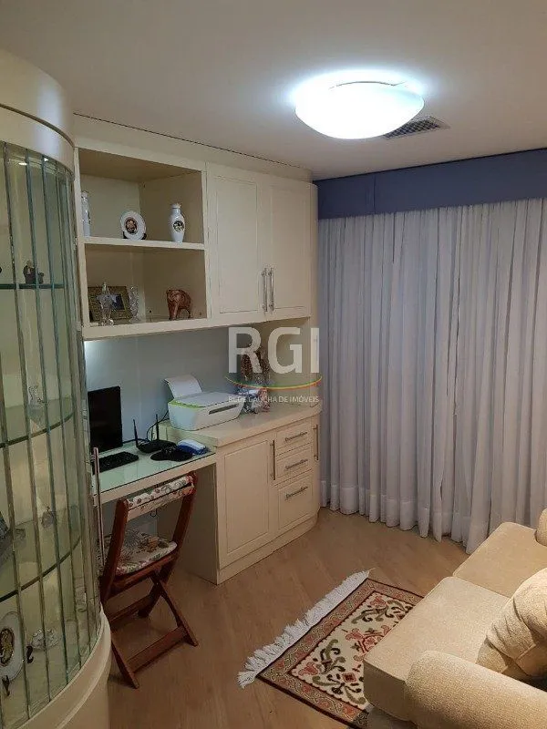 Imagem Casa para Venda - 300m², 3 dormitórios, sendo 1 suites, 4 vagas - Ipanema