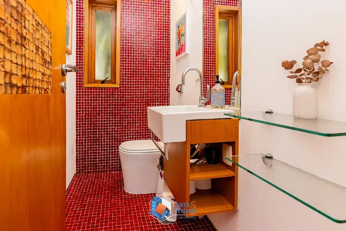 Imagem Sobrado para venda em Jardim Luzitânia com 4 quartos, sendo 3 suítes, 546m²