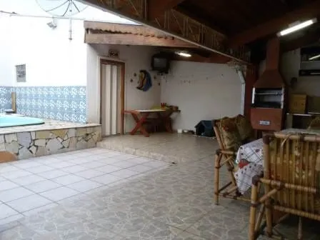 Imagem Casa à venda 3 Quartos, 1 Suite, 6 Vagas, 300M², Parque São Domingos, Pindamonhangaba - SP
