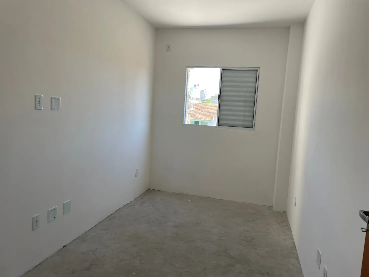 Imagem Apartamento dois dormitórios com suíte e sacada à venda, ótima localização, Bosque da Princesa, Pindamonhangaba, SP