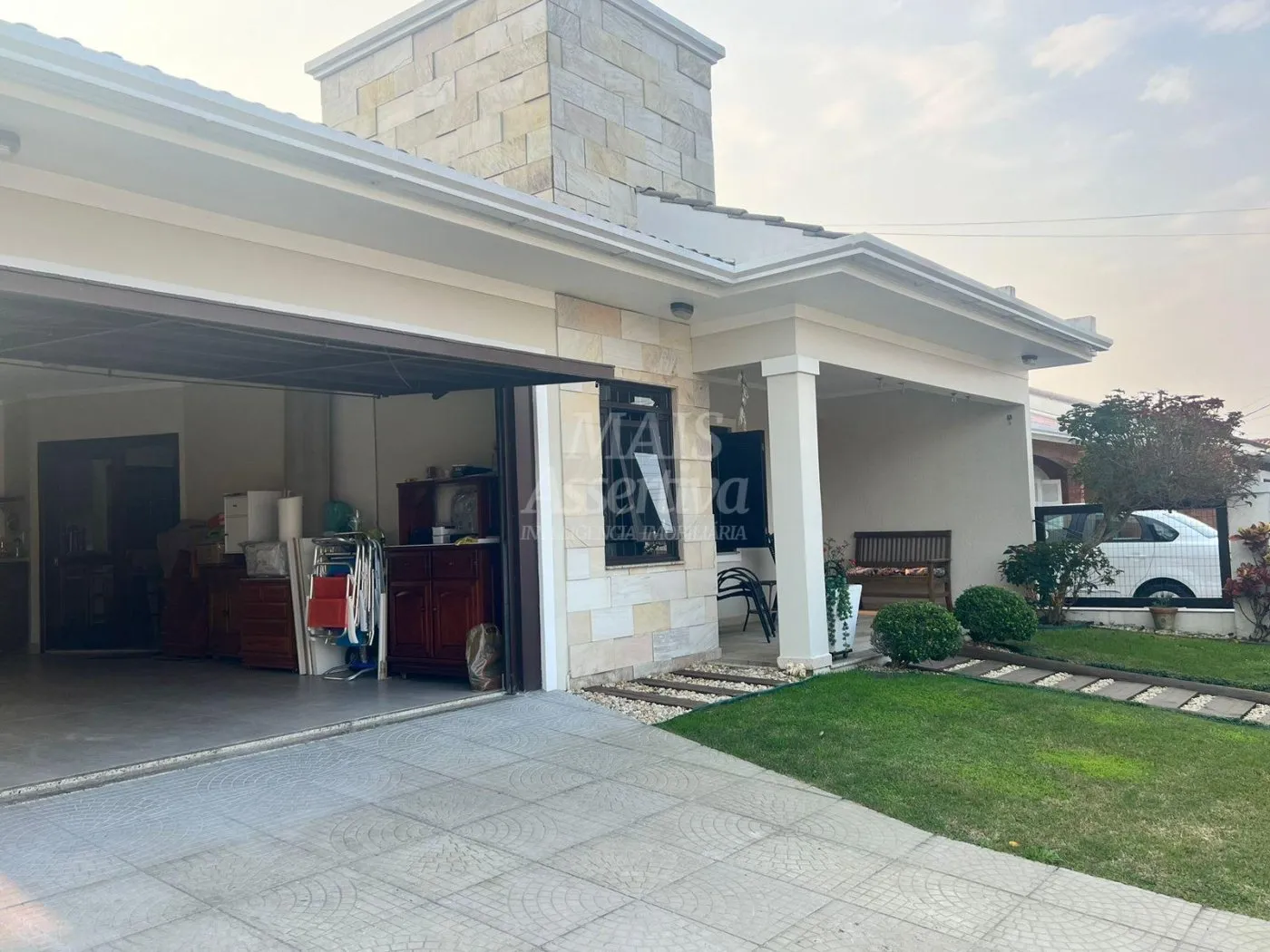 Imagem ExcelenteCasa à venda em Xangri-Lá/RS - 3 Dormitórios, 1 Suíte