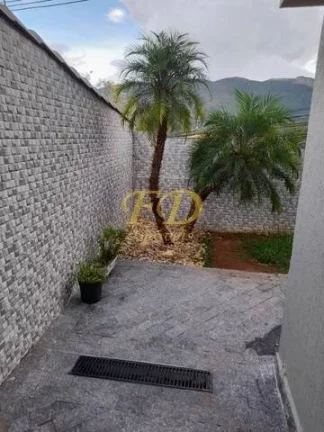 Imagem Casa com Piscina a Venda em Atibaia