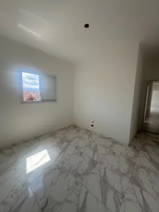Imagem Lindo sobrado de 3 dormitórios, incluindo uma suíte, está localizado no desejado Condomínio Angela Residence, oferecendo um equilíbrio perfeito entre conforto, segurança e praticidade á venda na Imobiliaria Consulte Imoveis.