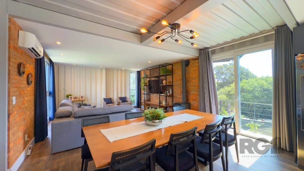 Imagem Casa para Venda - 315m², 3 dormitórios, sendo 1 suites, 2 vagas - Teresópolis