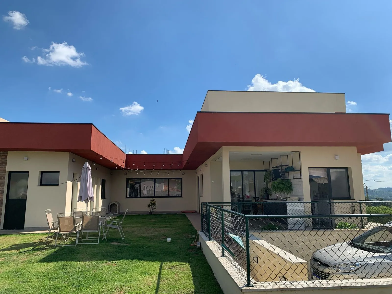 Foto do imóvel Casa em Condomínio de Luxo à Venda em Itupeva-SP, no Residencial Montes Claros: 6 quartos, 2 suítes, 5 banheiros, 2 vagas, 172 m². em RESIDENCIAL MONTES CLAROS, ITUPEVA - SP