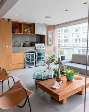 Imagem Totalmente reformado, apto com 201m² com planta versátil e super bem localizado. Amplo living com ...