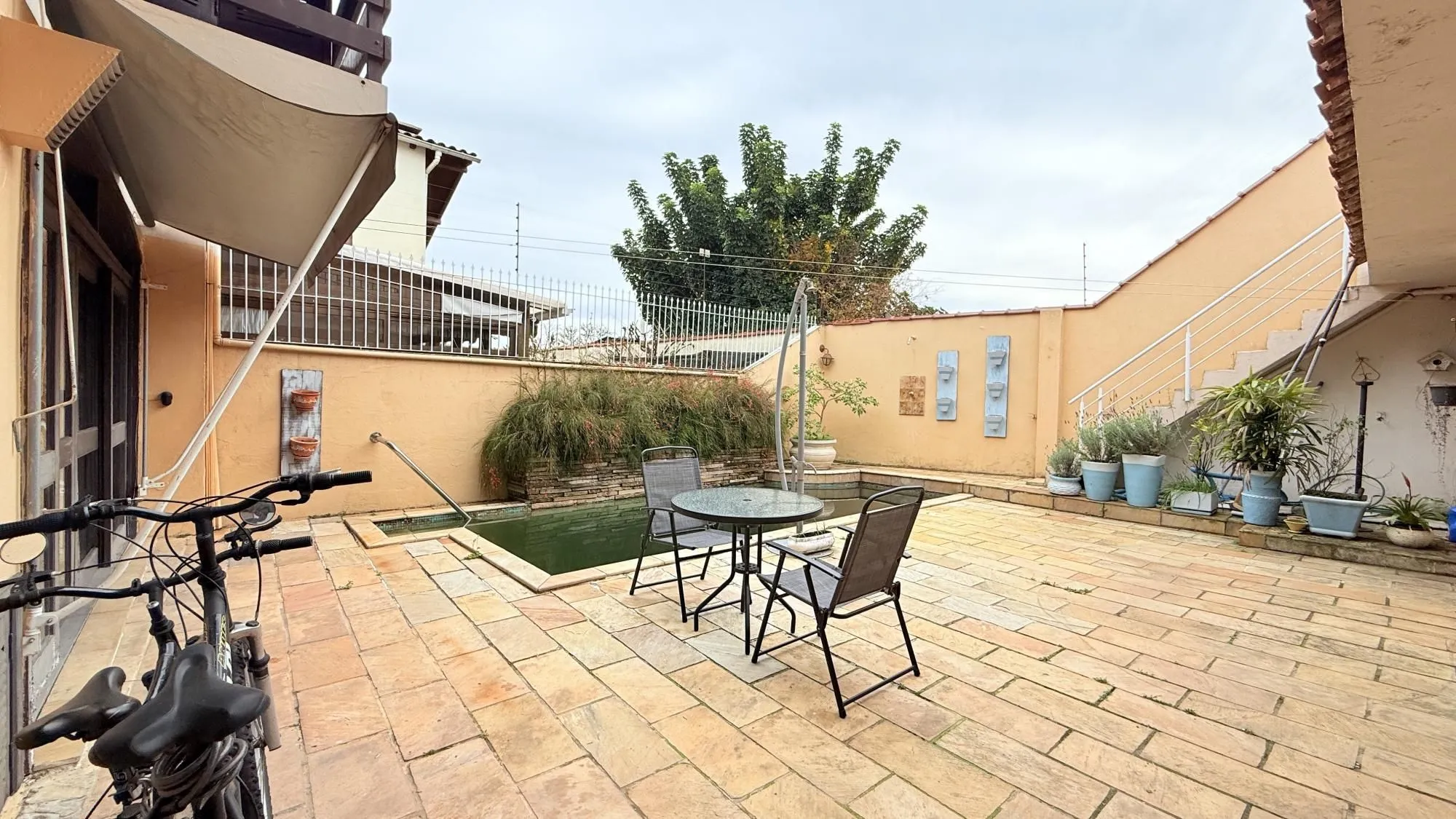 Imagem Casa para Venda - 260m², 4 dormitórios, sendo 1 suites, 4 vagas - Nonoai