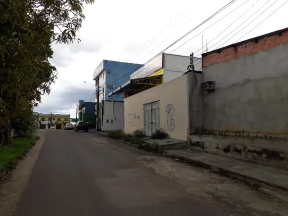 Imagem Excelente Terreno no bairro Parque 10, perto de padaria , de supermercado e da via principal