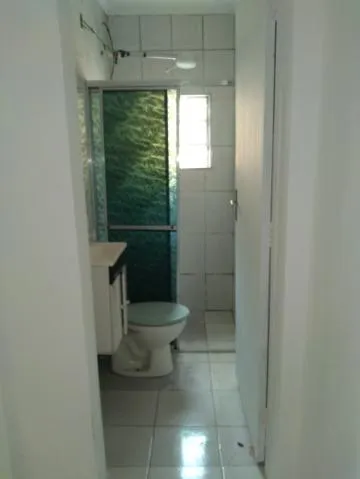 Imagem LOCAÇÃO DE CASA NO JARDIM PLANALTO, EM ARUJÁ/SP, 160m² com 03 dormitórios, suíte, sala, varanda, cozinha e garagem coberta para 01 auto. CONSULTE-NOS.