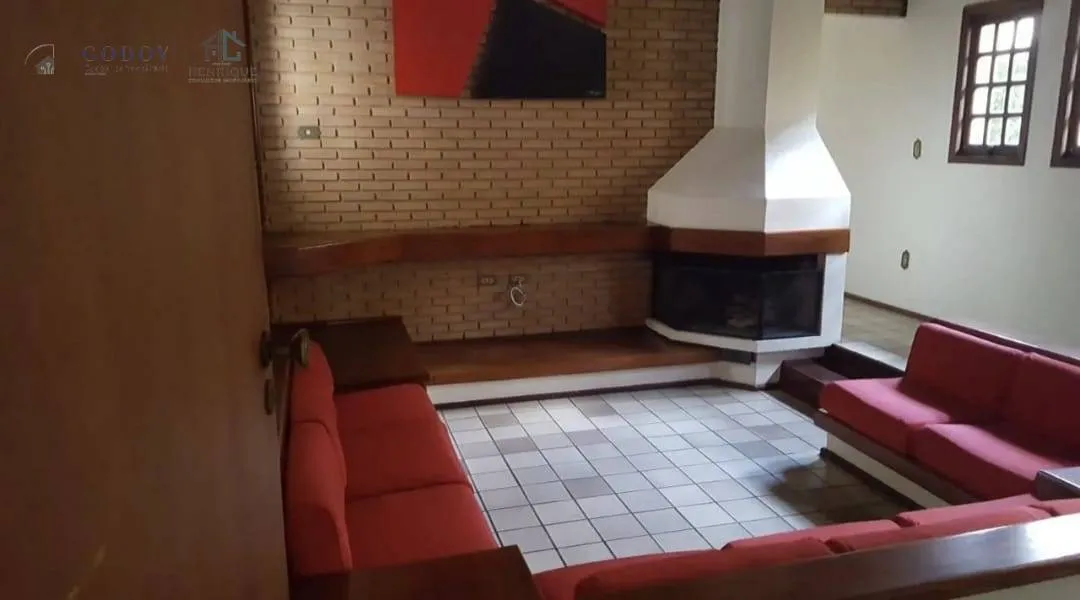 Imagem Casa Espaçosa com Piscina, Salão de Festas e Área Gourmet