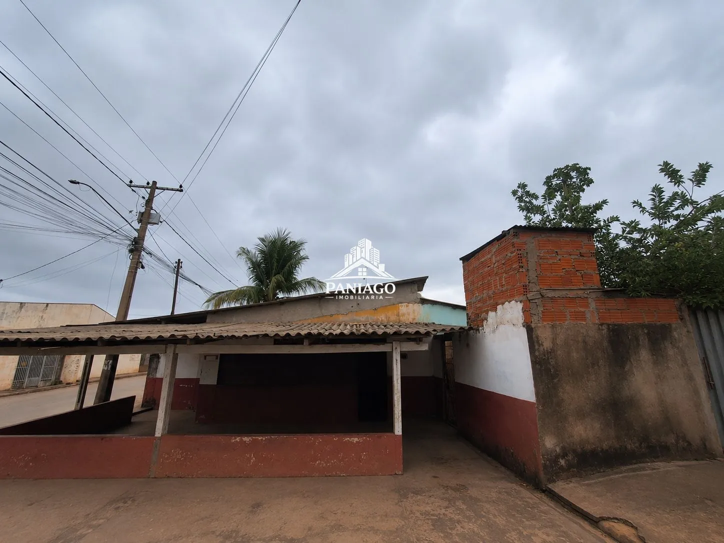 Imagem Imóvel de Esquina com, Ponto Comercial, casa e Amplo Terreno.