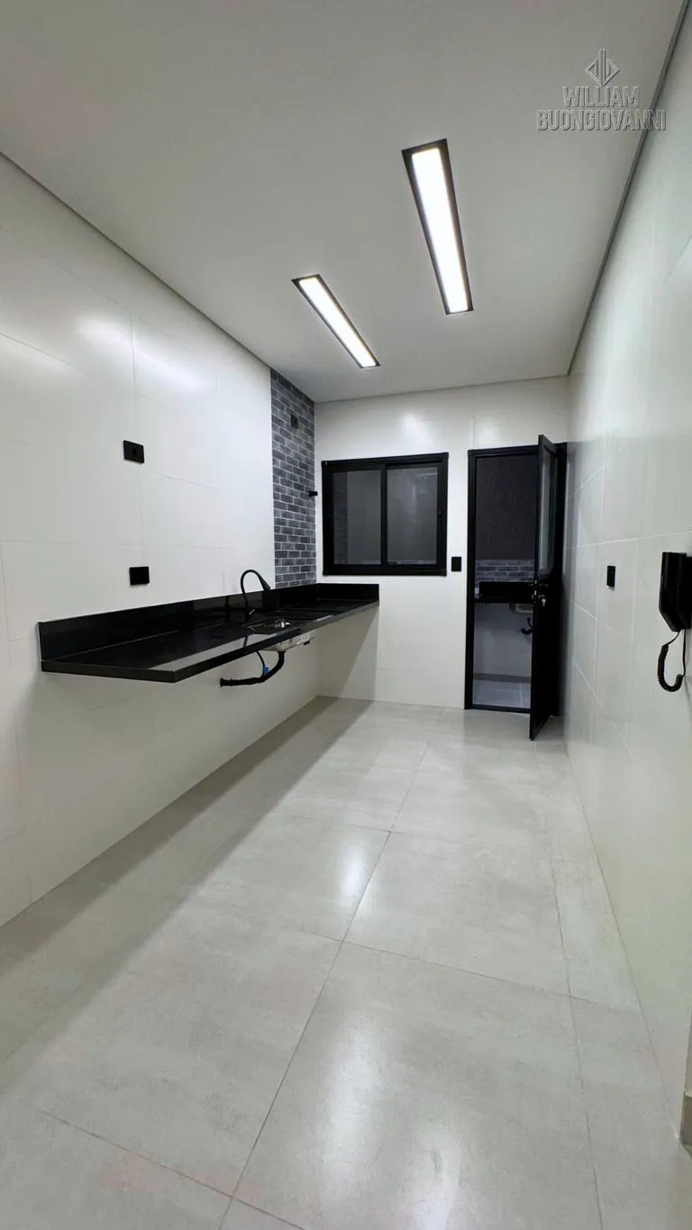 Imagem Casa Térrea 2 Dormitórios com Quintal - 57m²