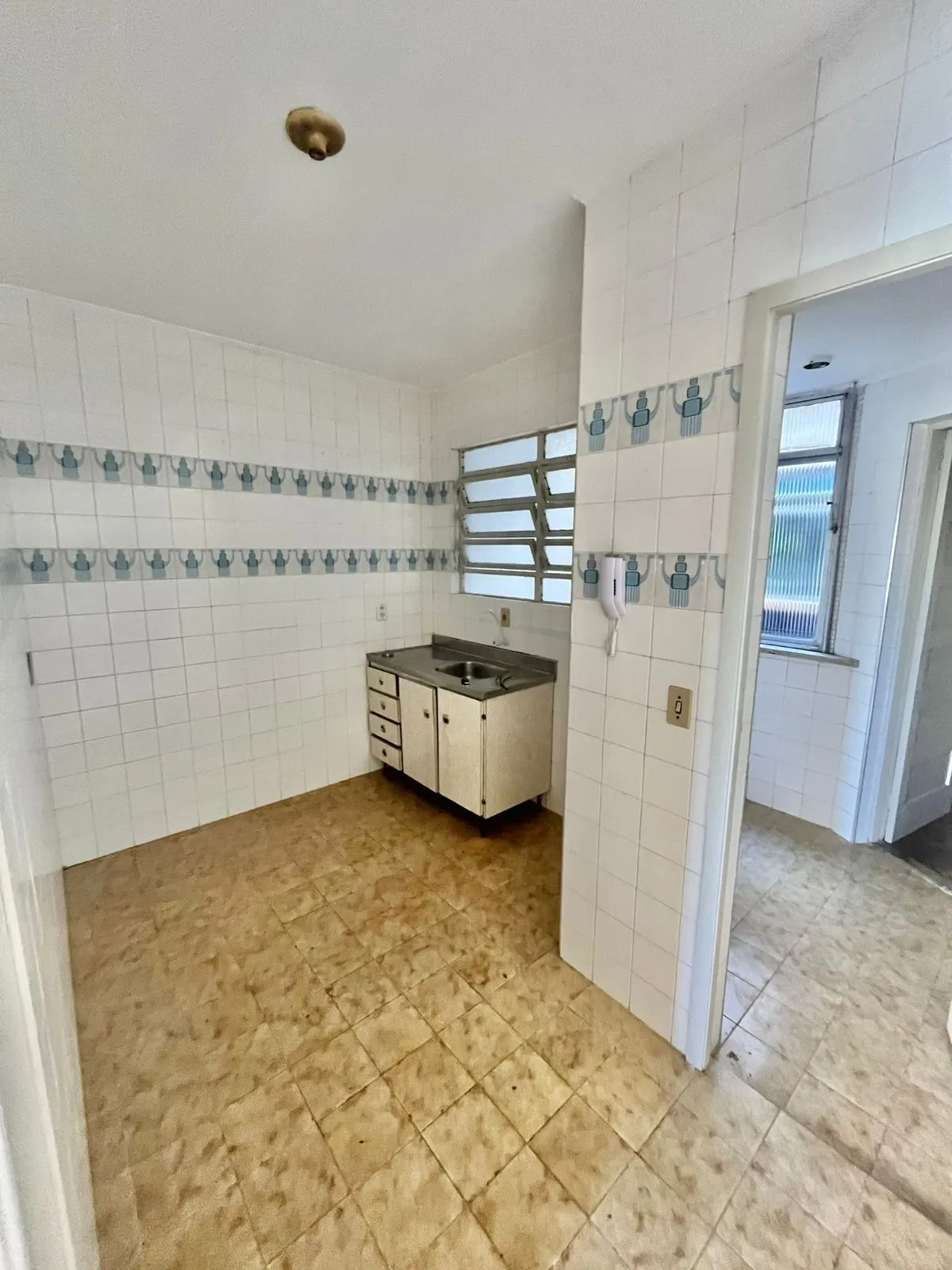 Imagem 02 dorm, 73 m², sol da tarde, com vaga, dep e banho aux, no Passo da Areia