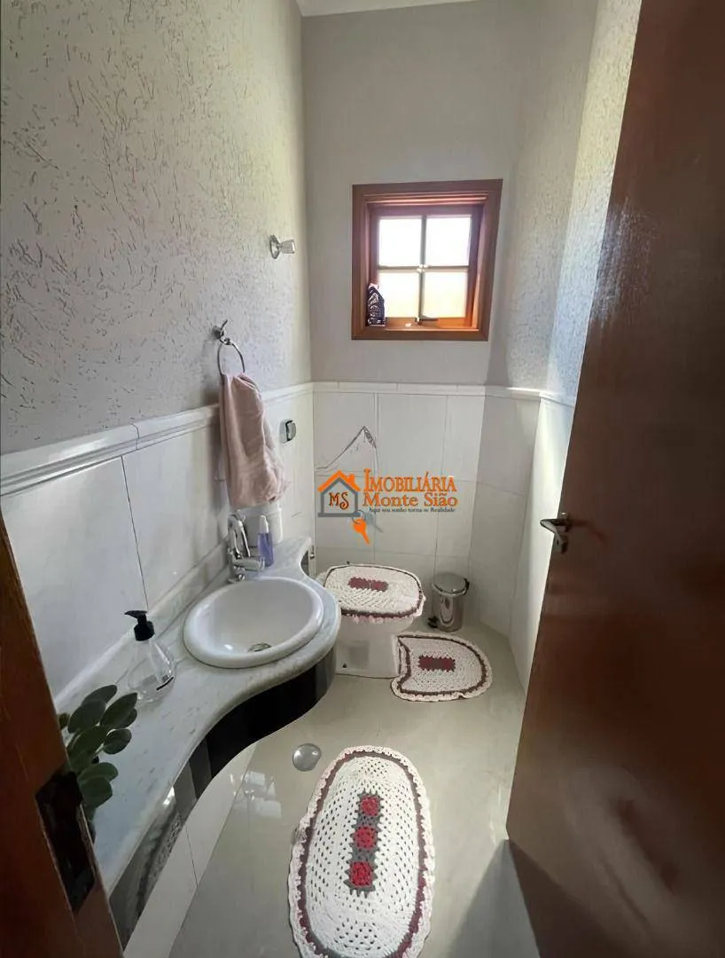 Imagem Sobrado com 3 dormitórios à venda, 120 m² por R$ 670.000,00 - Centro - Arujá/SP