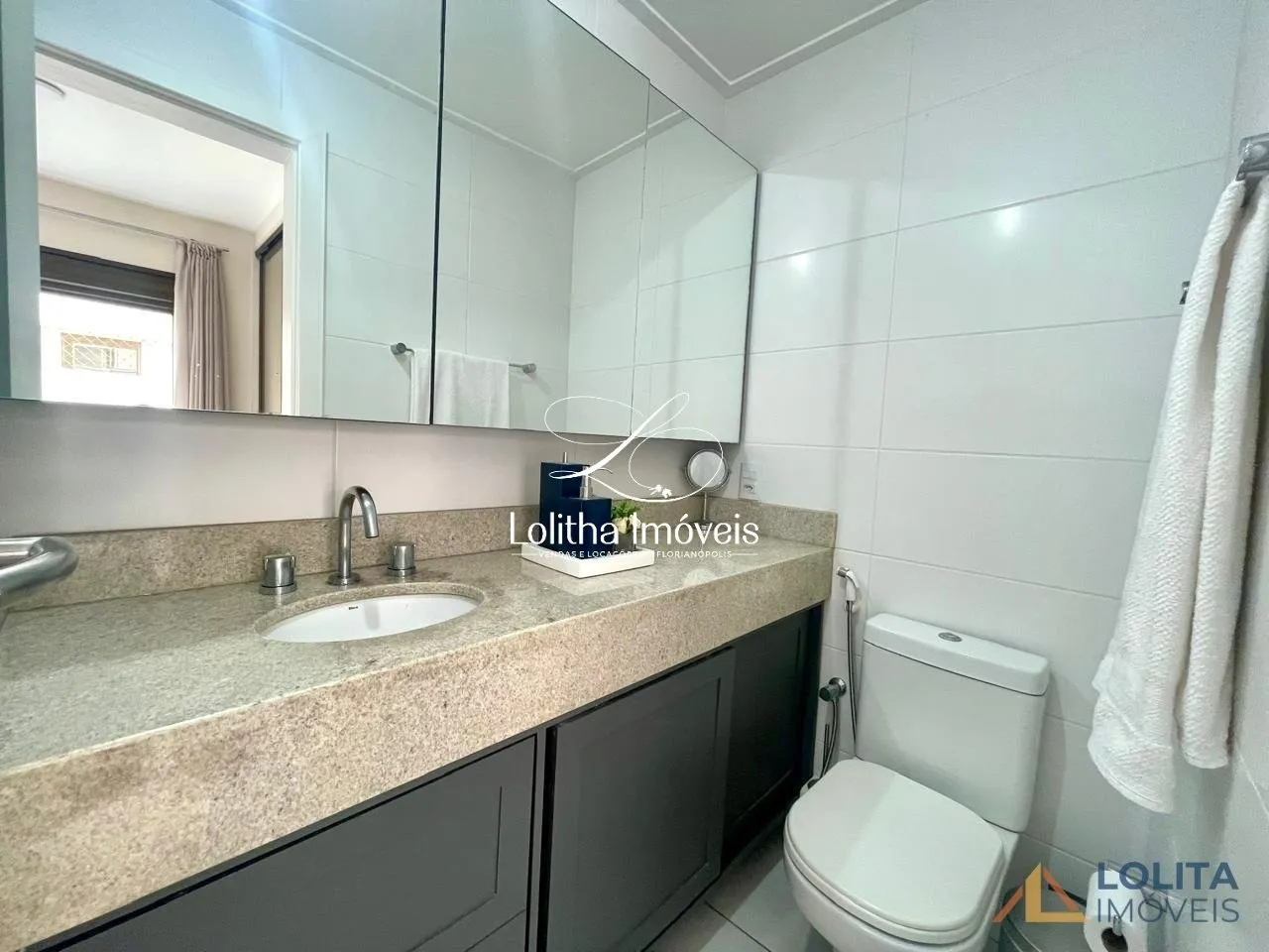Imagem ALUGA-SE APARTAMENTO DE 3 QUARTOS E 2 VAGAS DE GARAGENS NO ITACORUBI, FLORIANÓPOLIS/SC.